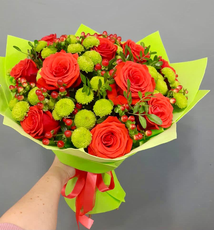 Букет цветов из: Хризантемы и Розы в Бородыновке