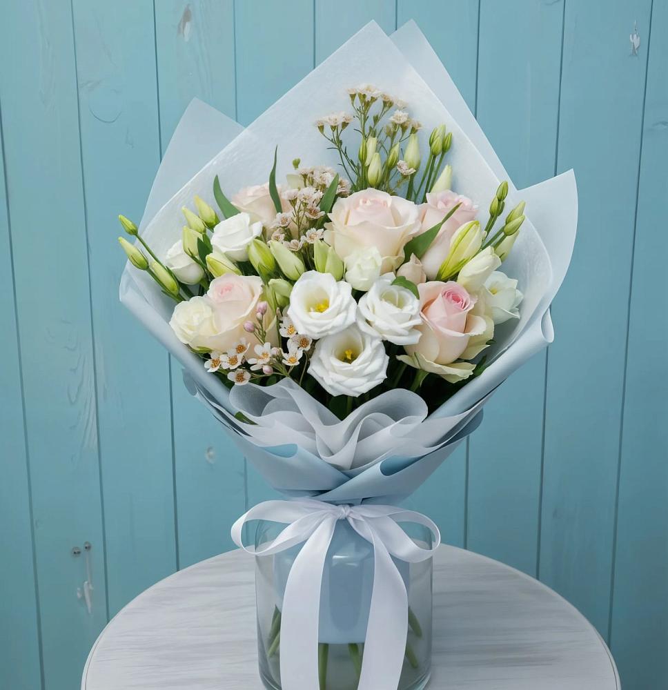 Букет цветов из: Розы и Лизиантусы в Бородыновке