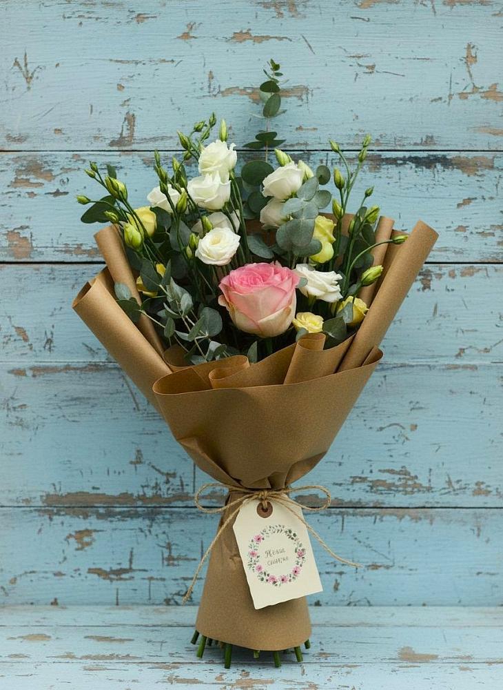 Букет цветов из: Розы и Лизиантусы в Бородыновке