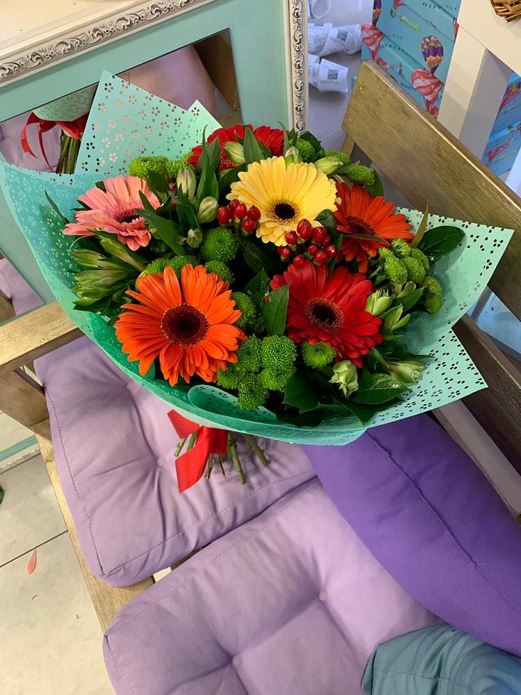 Букет цветов из: Герберы, Хризантемы и Альстромерии в Бородыновке