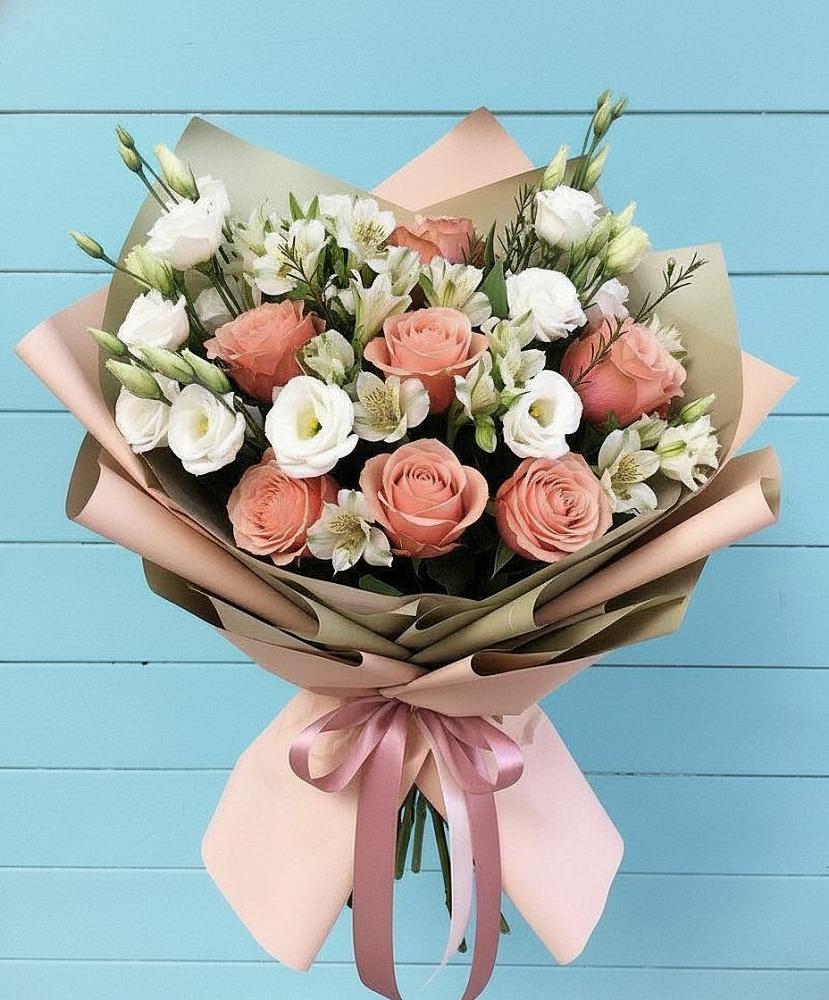 Букет цветов из: Розы, Альстромерии и Лизиантусы в Бородыновке