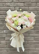 Букет цветов из:  Гвоздики, Розы, Лизиантусы и Хризантемы #REPLACE_PRED# Бородыновке