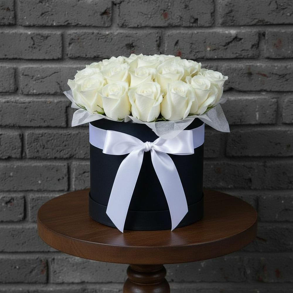 Цветочная композиция из Розы в шляпной коробке в Бородыновке