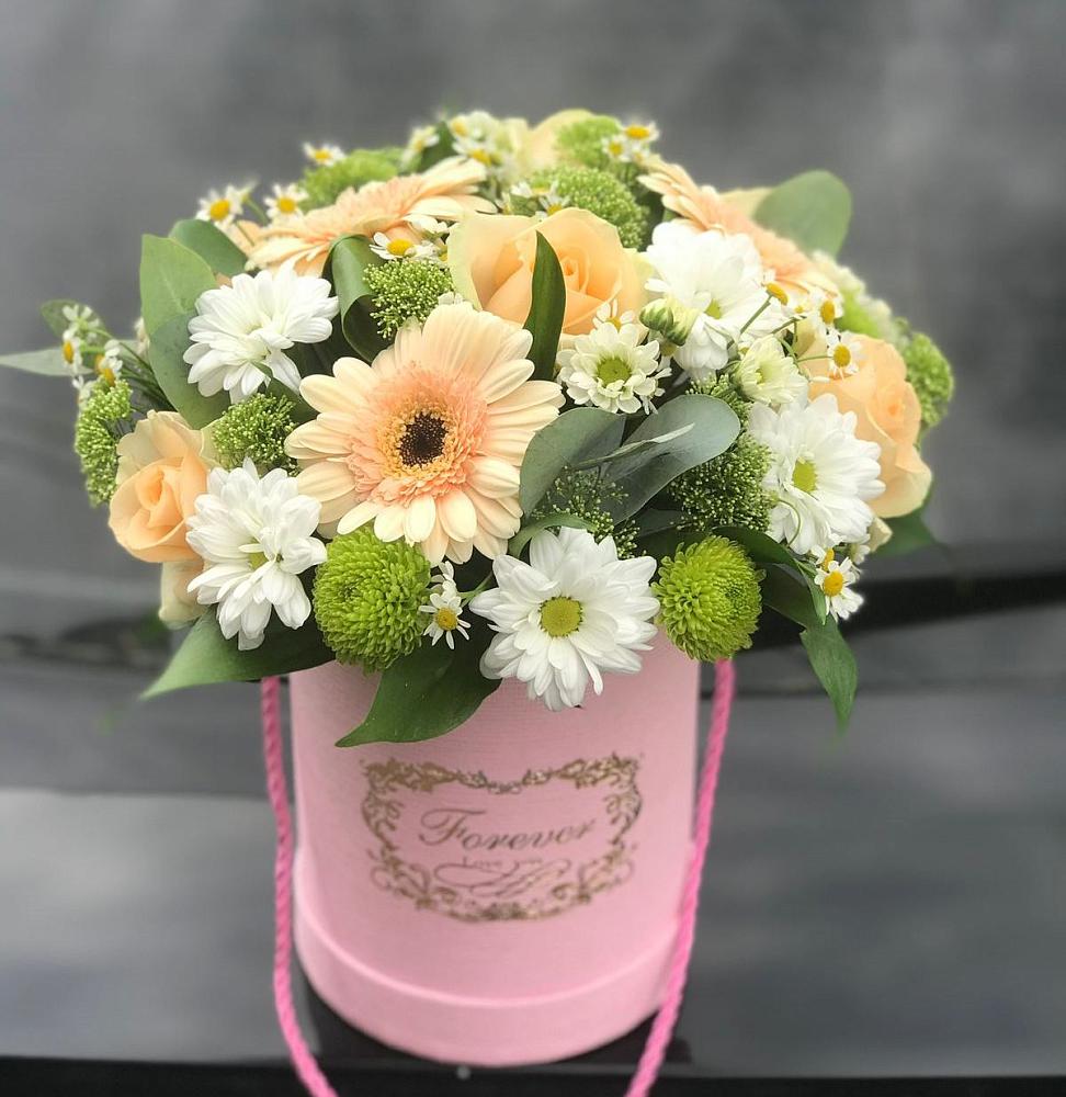 Цветочная композиция из Розы, Герберы и Хризантемы в шляпной коробке в Бородыновке