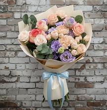 Букет цветов из:  Розы, Лизиантусы и Гвоздики в Бородыновке