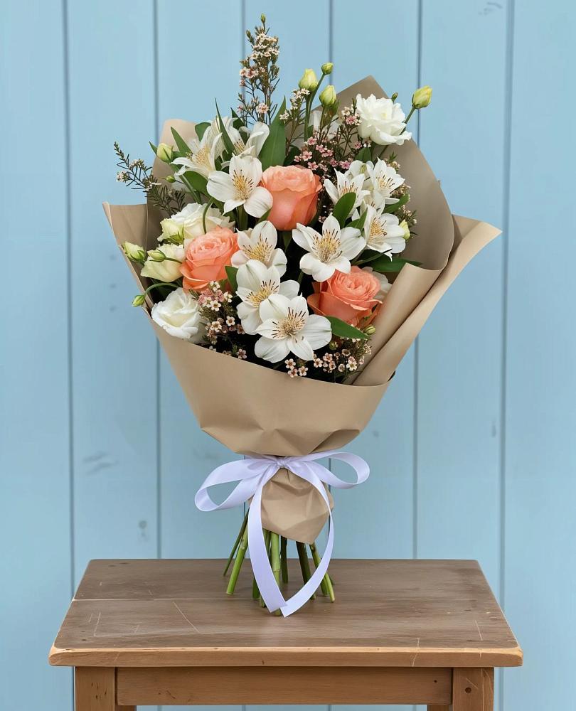 Букет цветов из: Альстромерии, Лизиантусы, Розы и Хризантемы в Бородыновке