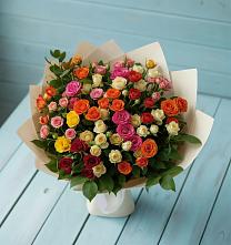 Букет Микс из разноцветных кустовых роз в Бородыновке